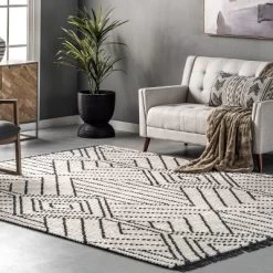 NuLOOM Tatiana Soft Shaggy Textured Modern Diamond Fringe Area Rug