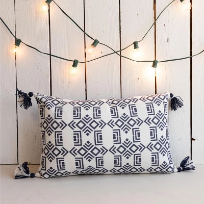 14X22 Inch Hand Woven Geo Pattern Outdoor Pillow Navy Polyester With Polyester Fill By Foreside Home & Garden