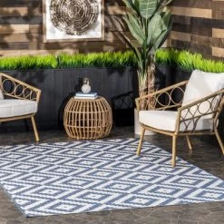 NuLOOM Marybelle Diamond Trellis Indoor/Outdoor Patio Area Rug