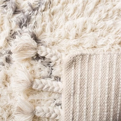 Casablanca CSB951 Hand Tufted Area Rug - Safavieh - Image 5