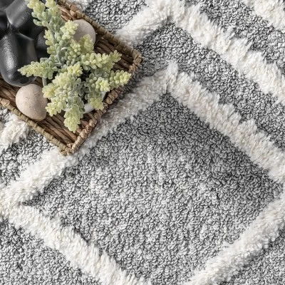 NuLOOM Wylde High Low Soft Shaggy Diamond Moroccan Tassel Area Rug - Image 5