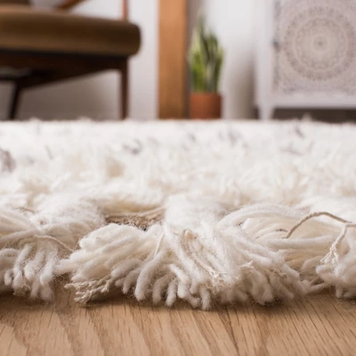 Casablanca CSB951 Hand Tufted Area Rug - Safavieh - Image 3