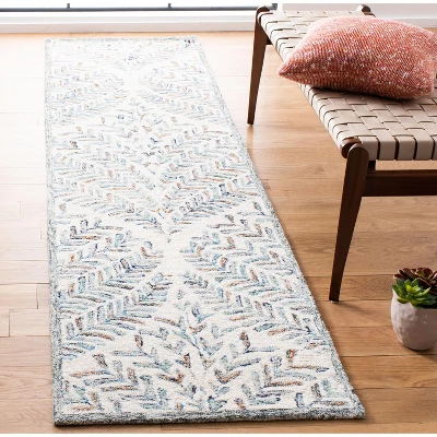 Capri CPR208 Hand Tufted Area Rug - Safavieh